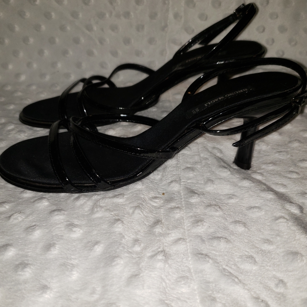 Bruno Magli 7 1/2 black strappy heels - Picture 10 of 15